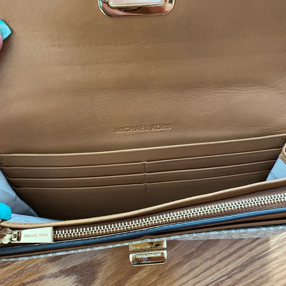 MK snap Wallet - Picture 7 of 15